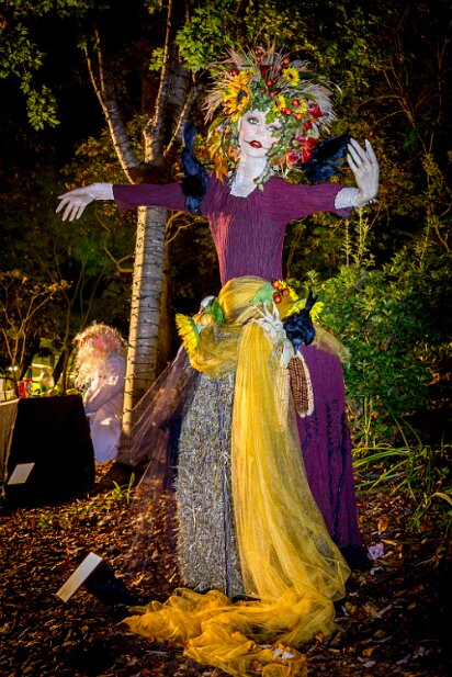 ABG 2017-10 Scarecrows in the Garden