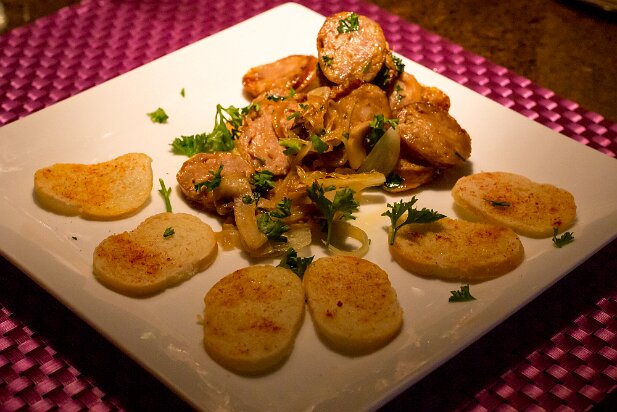 20160326-food-003 Sausage and onions with toast points