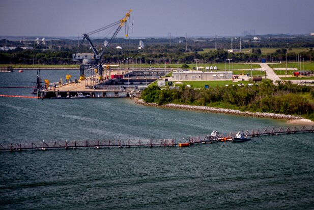 Cruise Valor 2015-05 Submarine maintenance area...under guard